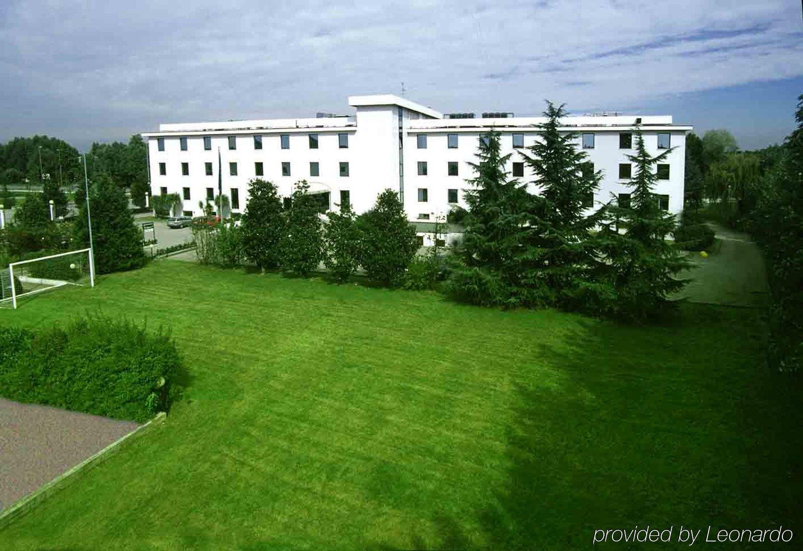 Hotel Le Moran Cusago Екстер'єр фото